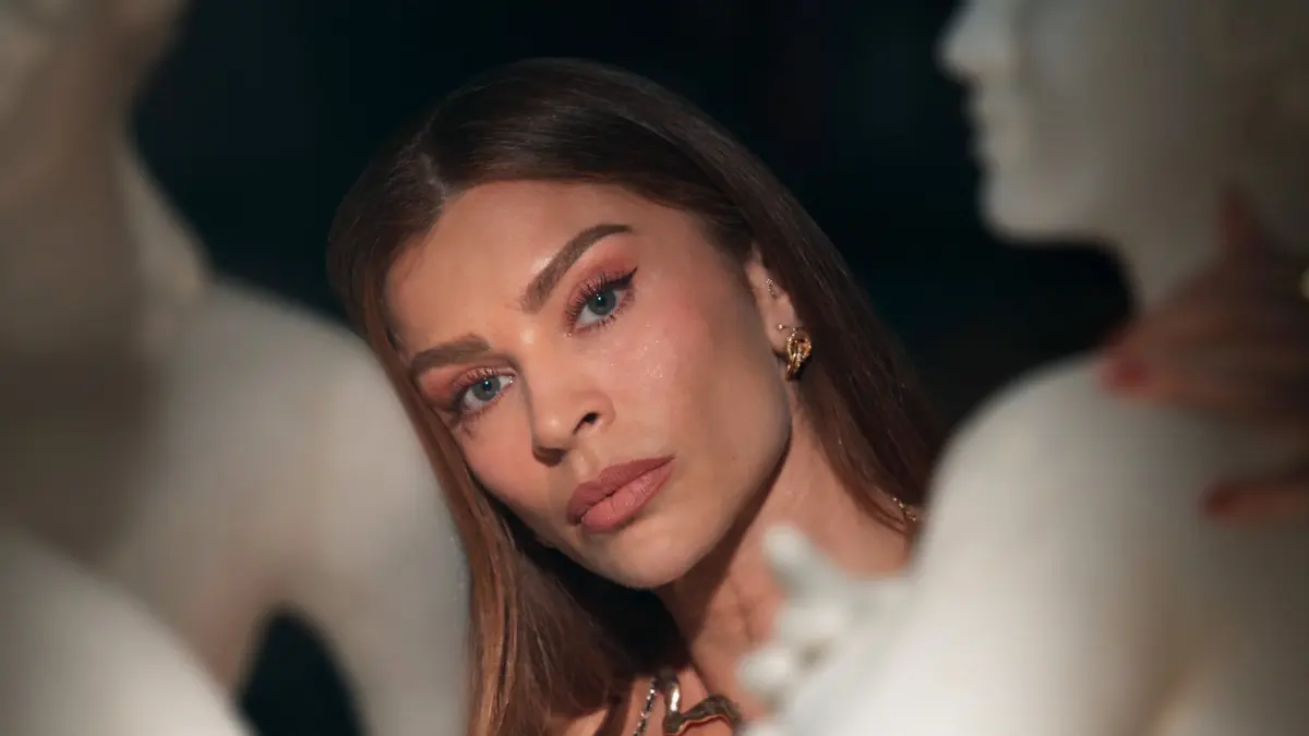 bg cover for Três Graças