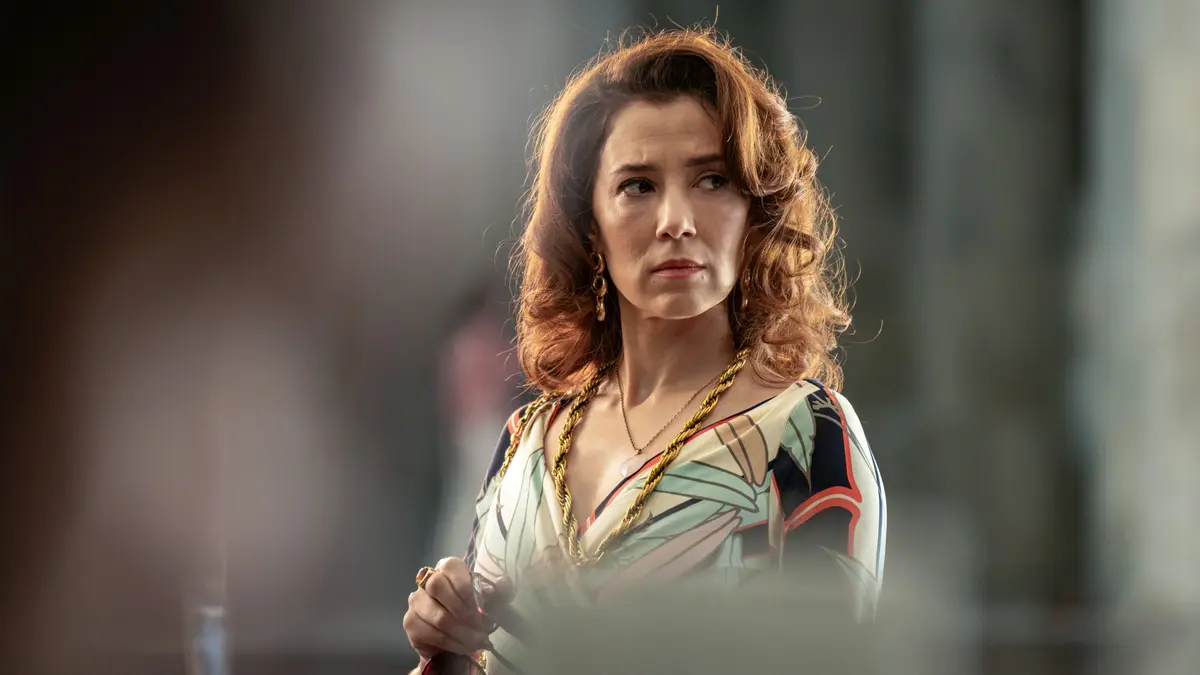 bg cover for Ângela Diniz: Assassinada e Condenada