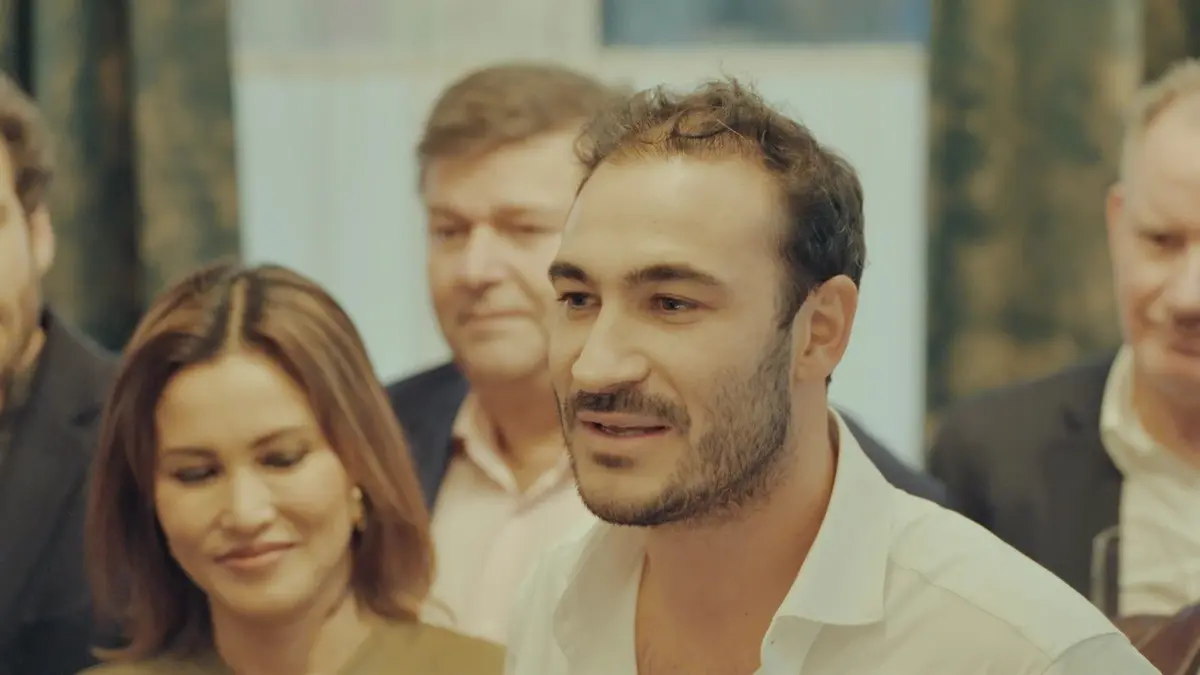 bg cover for Imóveis de Luxo em Família