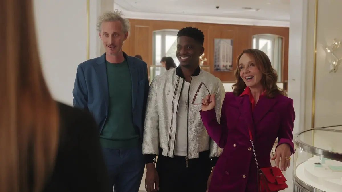 bg cover for Emily em Paris