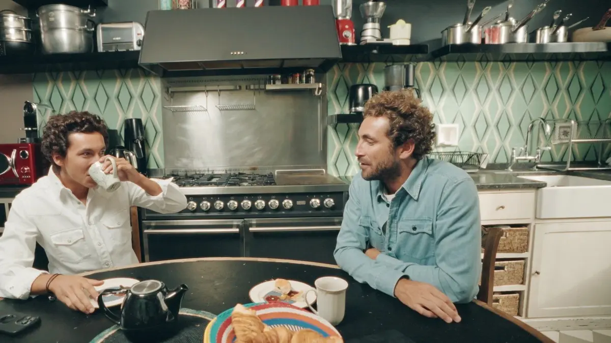 bg cover for Imóveis de Luxo em Família