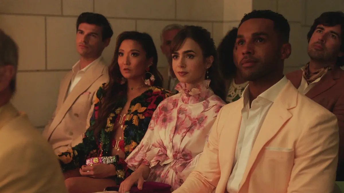 bg cover for Emily em Paris