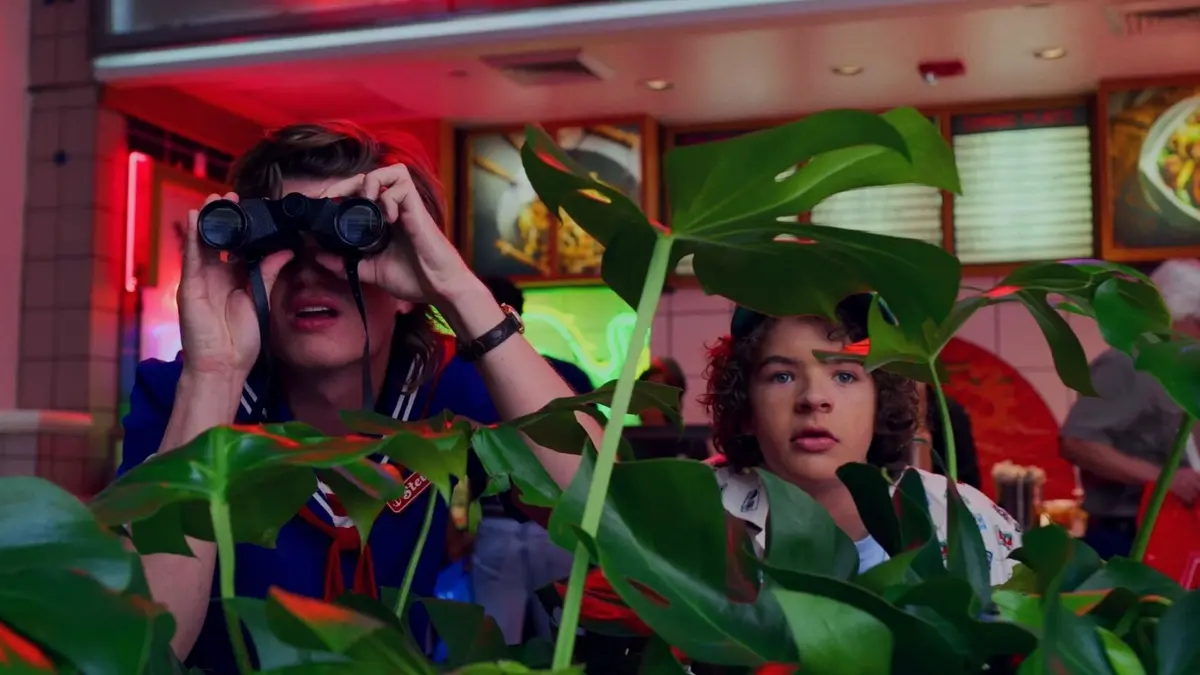 bg cover for Coisas Estranhas