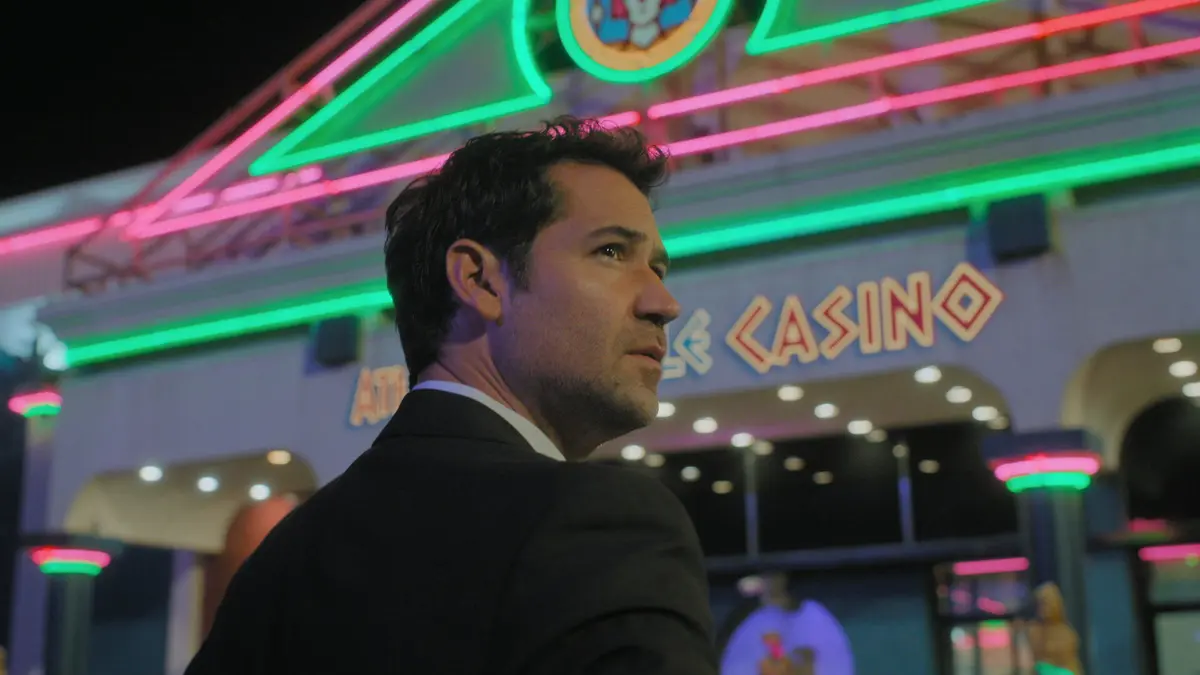 bg cover for O Poder e a Lei