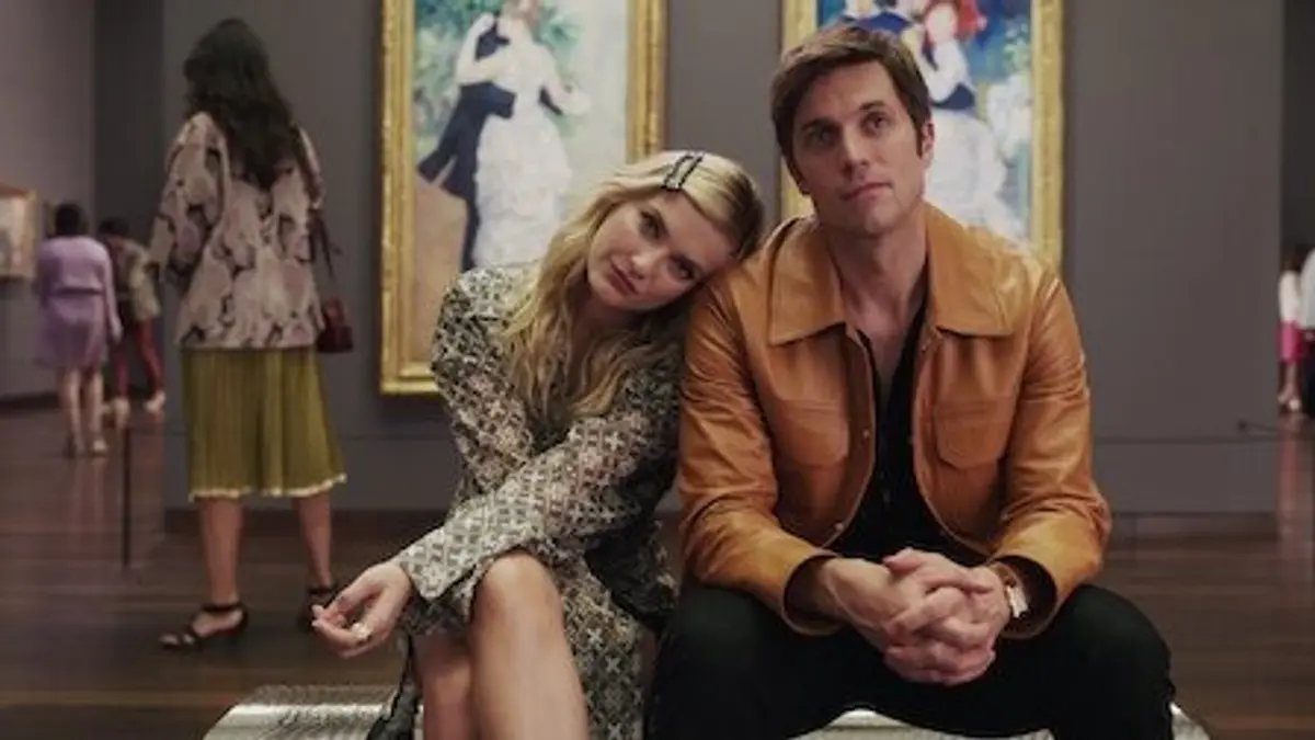 bg cover for Emily em Paris